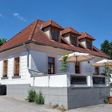 Mníšek pod Brdy Apartmany Maly Mnich المظهر الخارجي الصورة