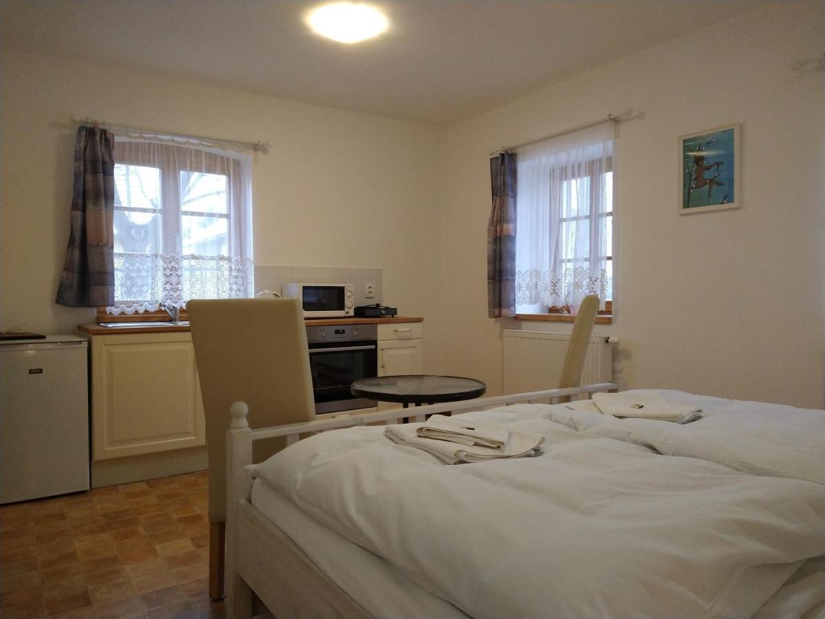 Mníšek pod Brdy Apartmany Maly Mnich المظهر الخارجي الصورة